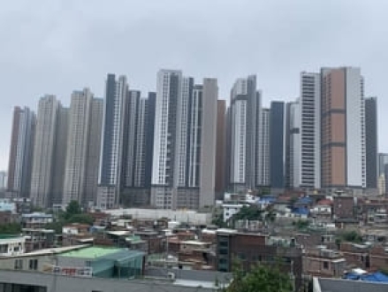 "주택, 시세보다 싸게 판다 해도 소용없다"... 압류·임차권 늪에 빠진 경매 대기 주택들